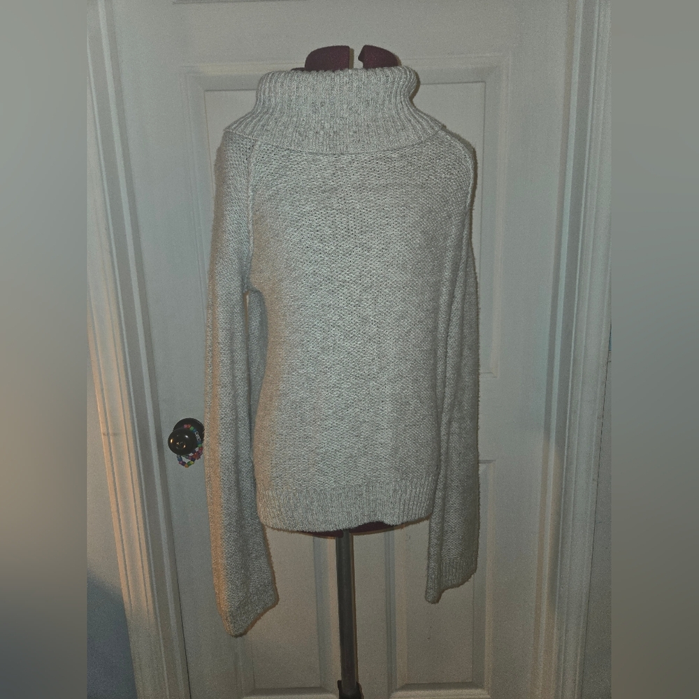 Hollister Cotton Blend Flared Sleeve Knit Small Turtleneck Gray Sweater